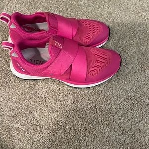 Tiem Spin Shoes Size 6.5 Pink With Cleats